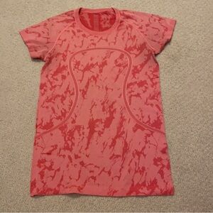 Lululemon Swiftly Tech Short Sleeve *SEE PHOTOS*